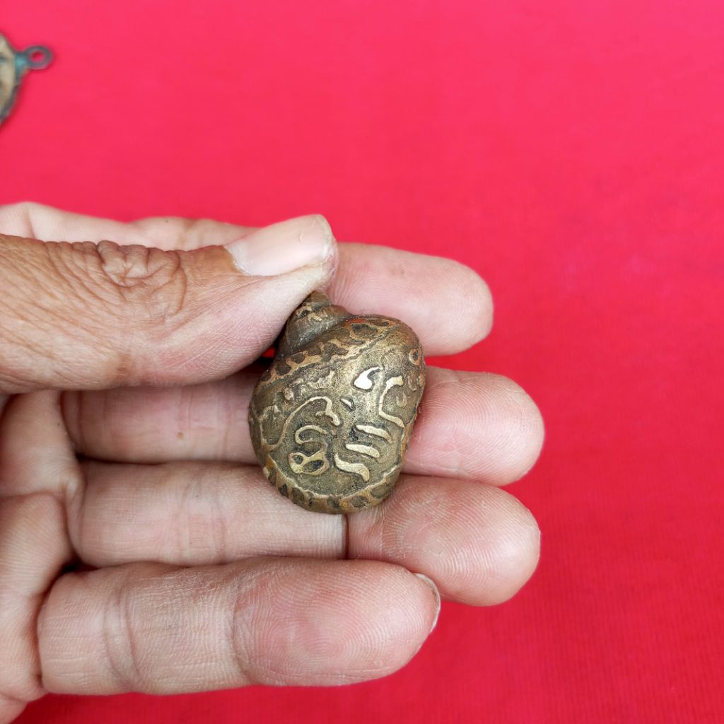 Koleksi Patung Keong Buntet Temuan Motif Jawa Kuningan