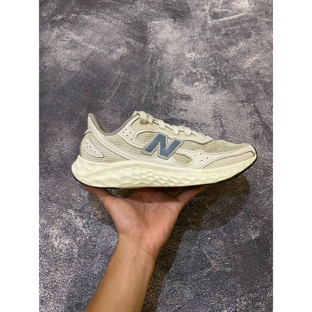 sepatu second ori New balance arishi v4 sz 42