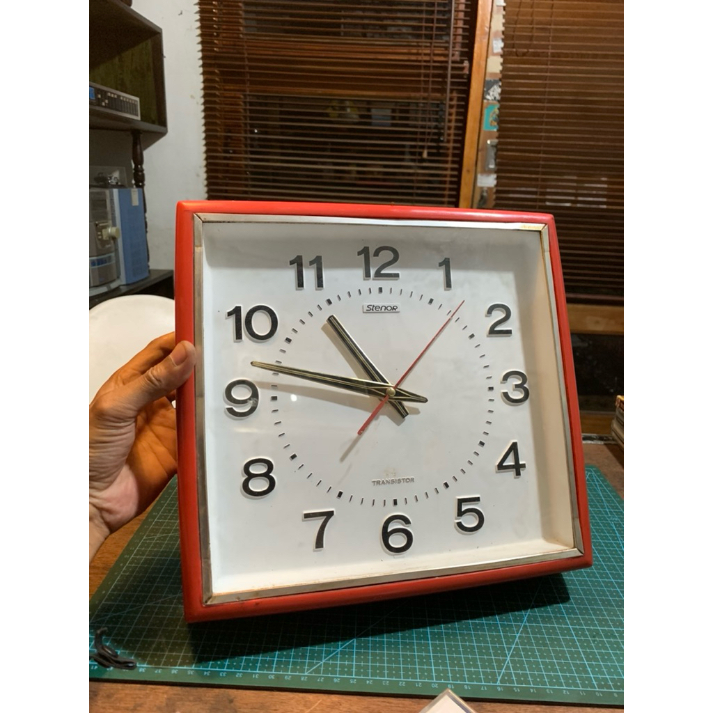 jam dinding vintage transistor mulus normal