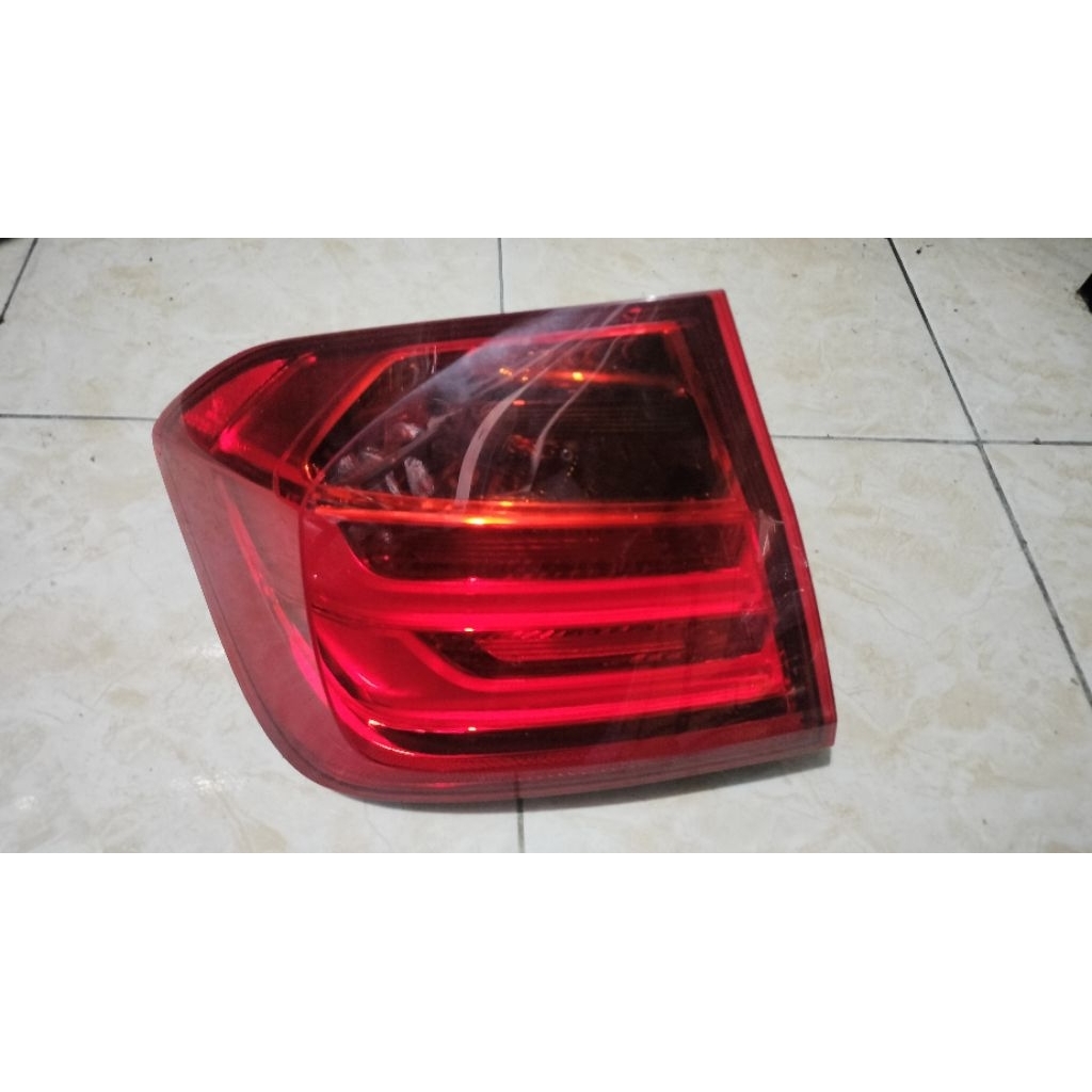 stoplamp lampu belakang bmw F30 pre lci kiri original