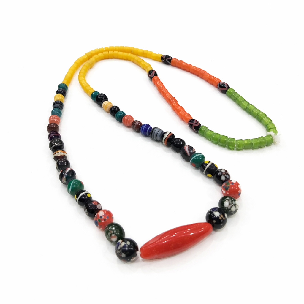 Kalung Manik Lilis Lamiang – Kalung Adat Khas Dayak Kalimantan