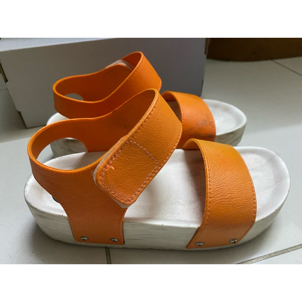 Sepatu sandal Anak perempuan merk Crocodile Original  (Preloved)