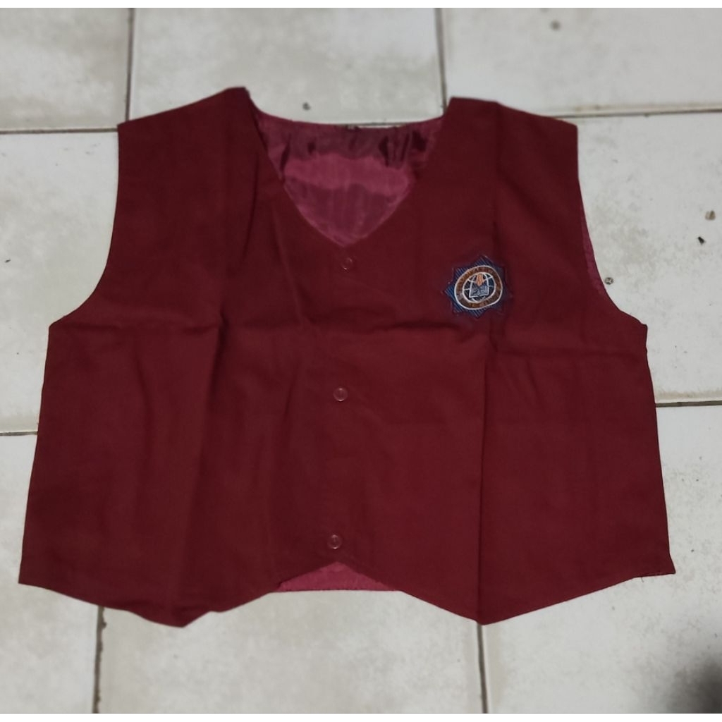 Rompi Merah SD