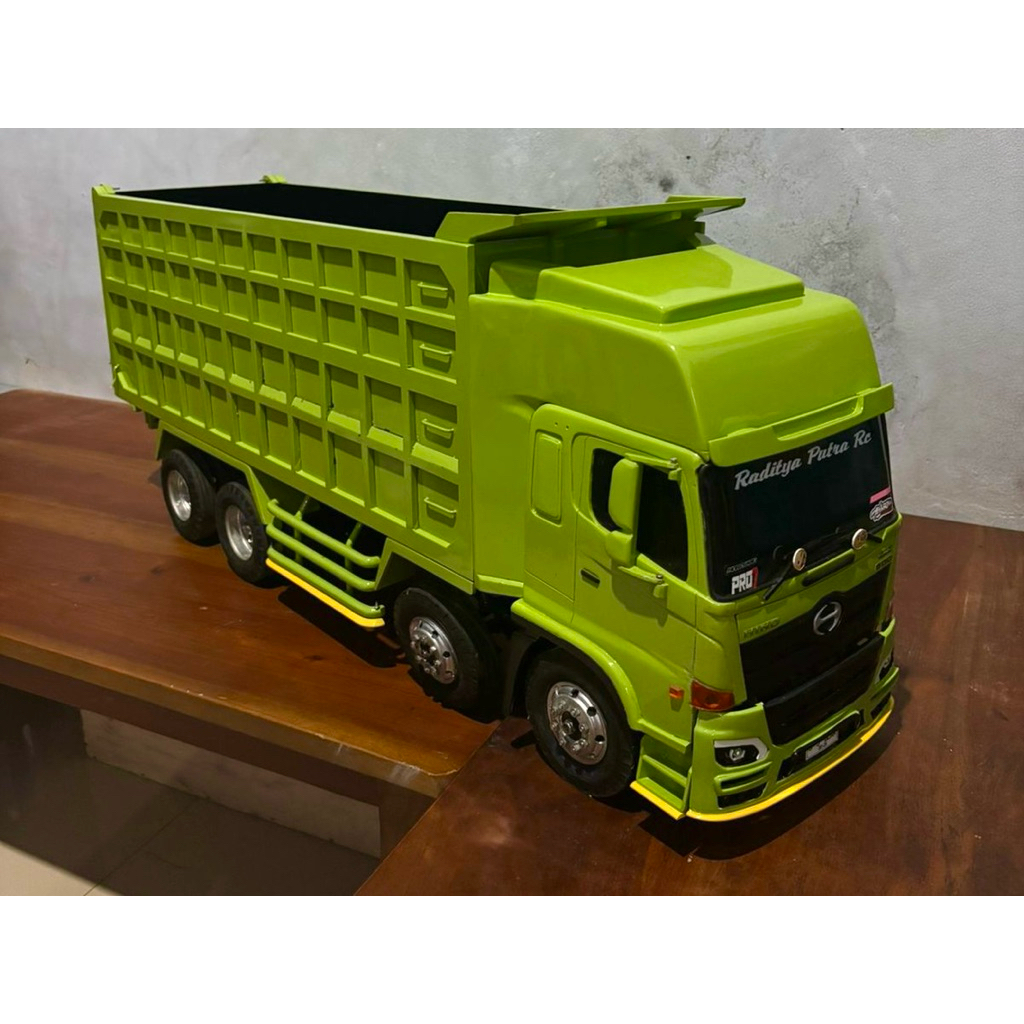 RC Dump Truk Trinton Hino 500 Metal (Skala 1:14 RTR)