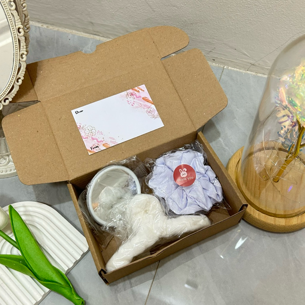 Hampers Murah / Hampers Wanita / Hadiah simple / Hadiah wanita / Hadiah wisuda / Hadiah graduation /