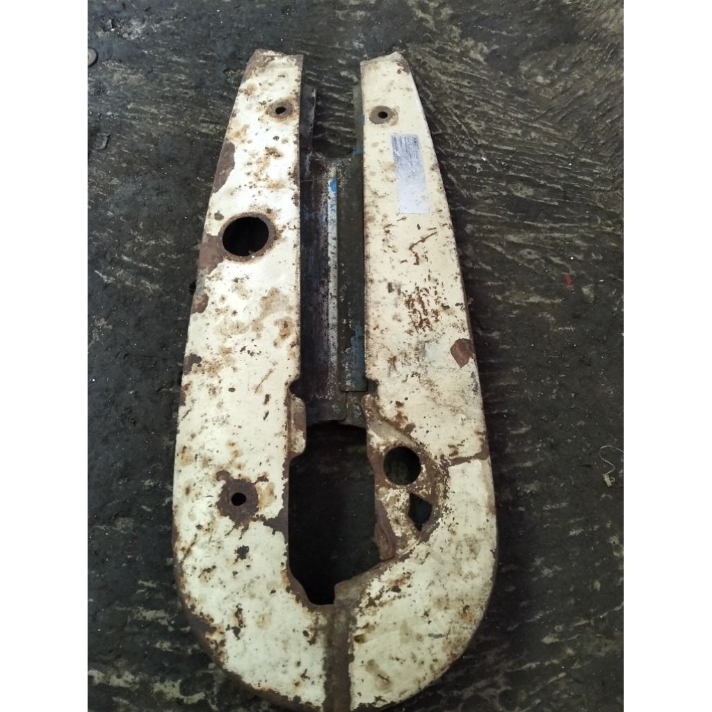 Tutup rantai/ketangkes honda C70 original copotan