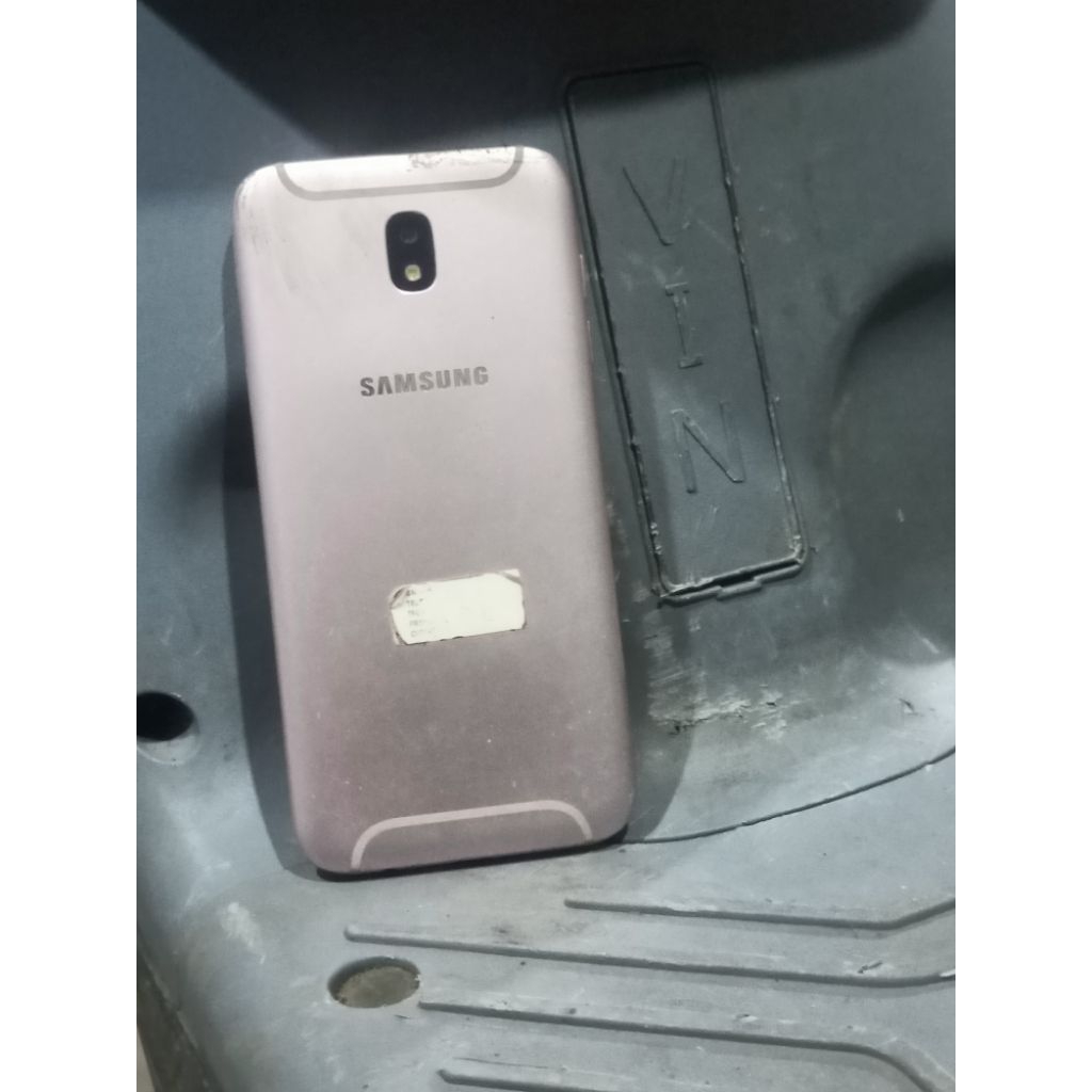 HP SAMSUNG J7 PRO TINGGAL NAIK LCD
