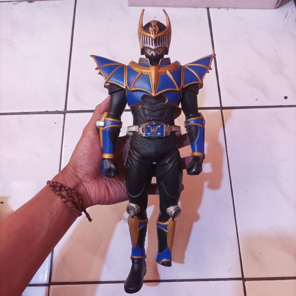 Original Bandai Banpresto Big Sofubi Kamen Rider Knight Survive Ryuki Series Mainan Action Figure