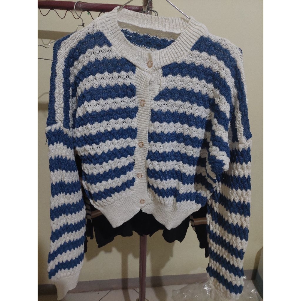 Cardigan kepang crop