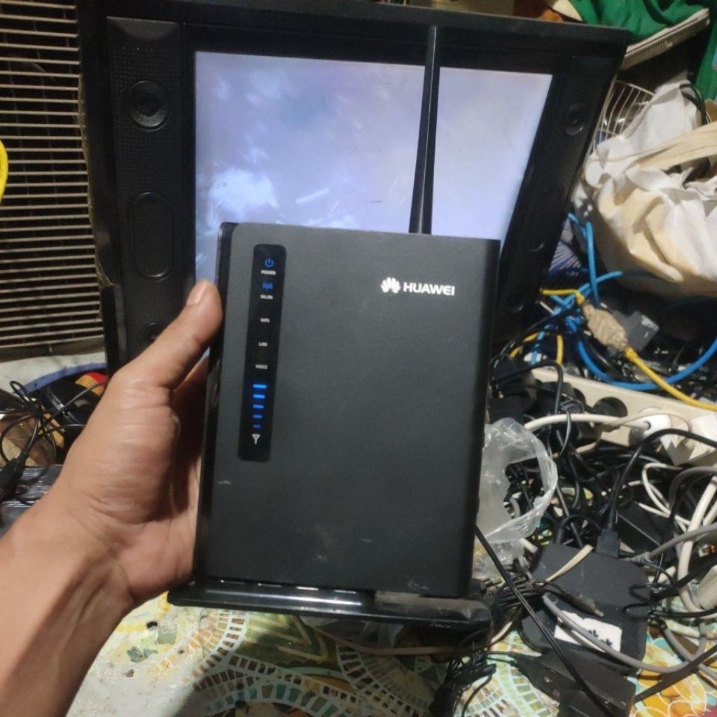 HOME ROUTER HUAWEI LTE CPE E5172 UNLOCK FREKUENSI 2300MHZ B40 plus adaptor