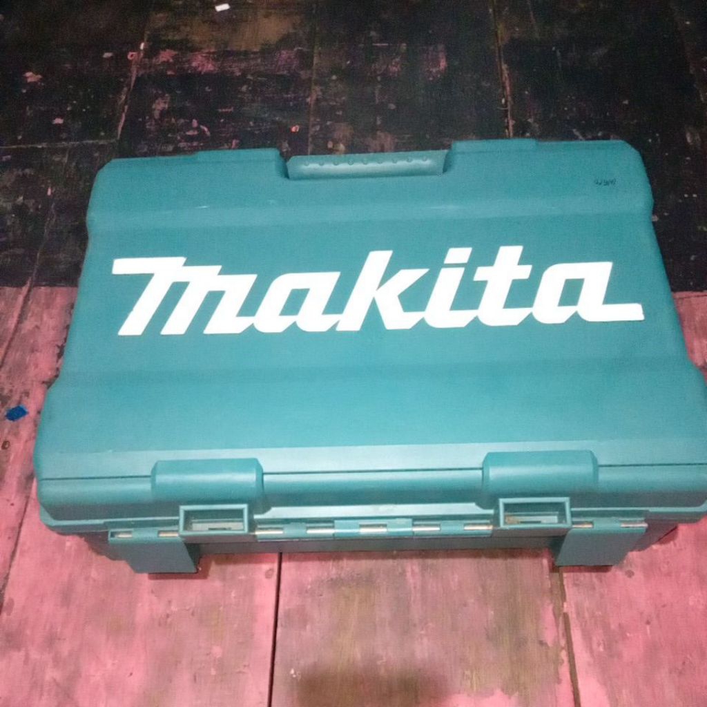 box bor baterai makita 12 volt original