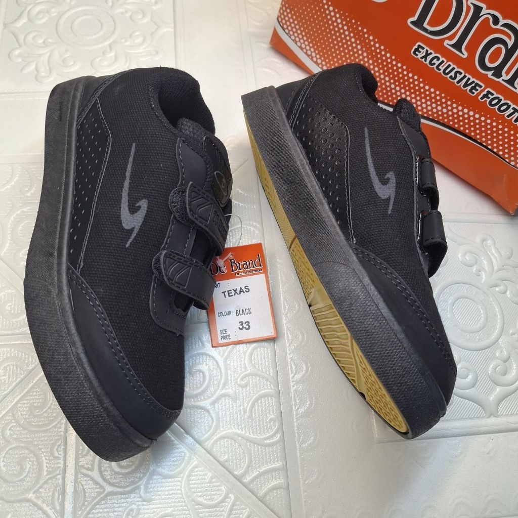 Sepatu sekolah anak De brand texas