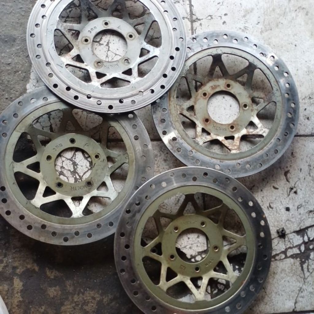 disbreak piringan cakram depan motor minerva original