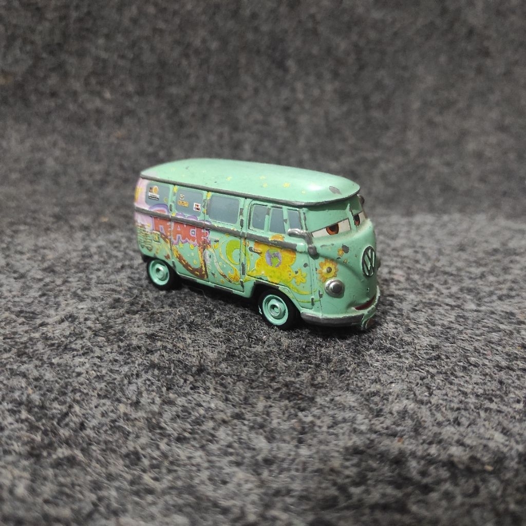 tomica cars fillmore disney mainan bekas