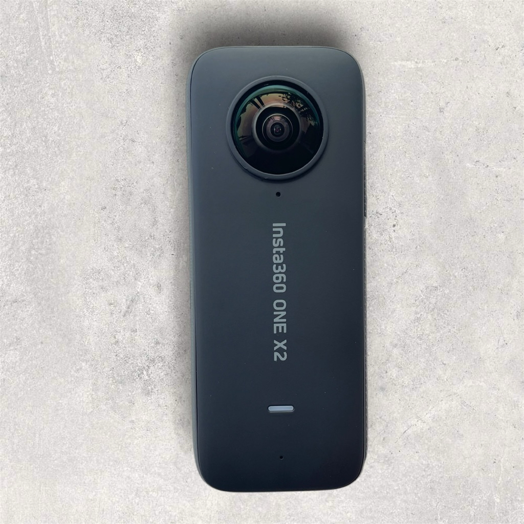 INSTA 360 X2