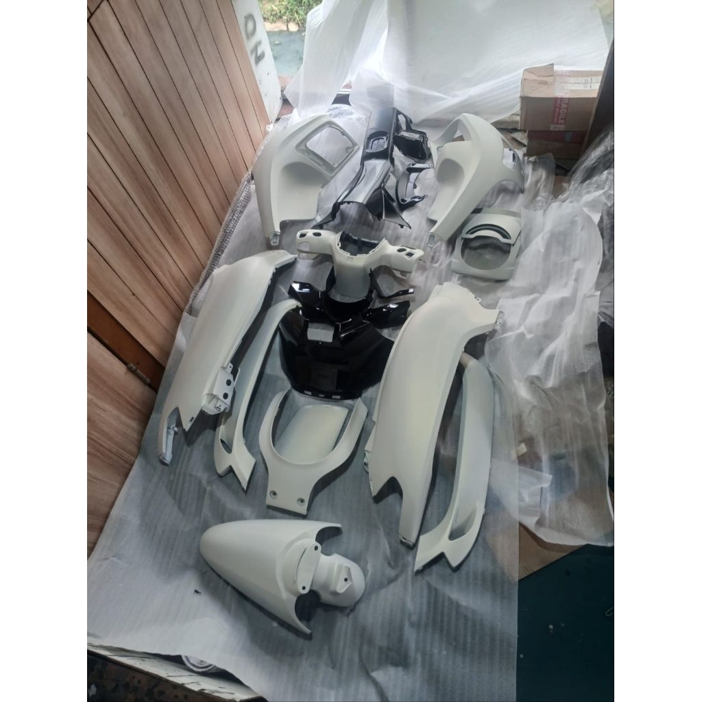 Body fullset Scoopy new 2025 putih doff original