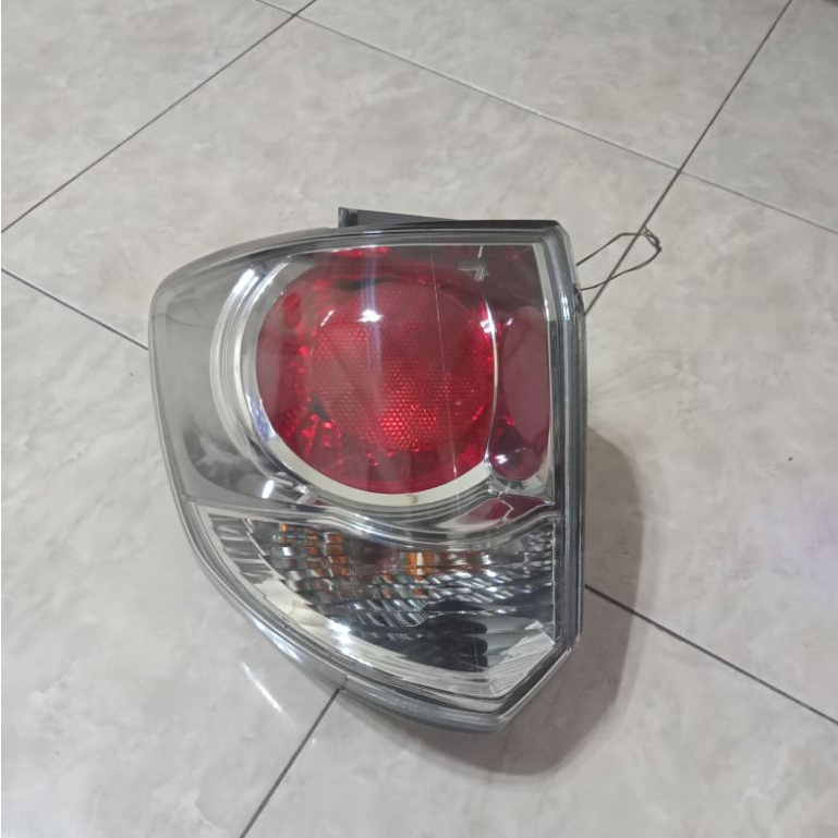 stoplamp lampu belakang toyota fortuner 2013