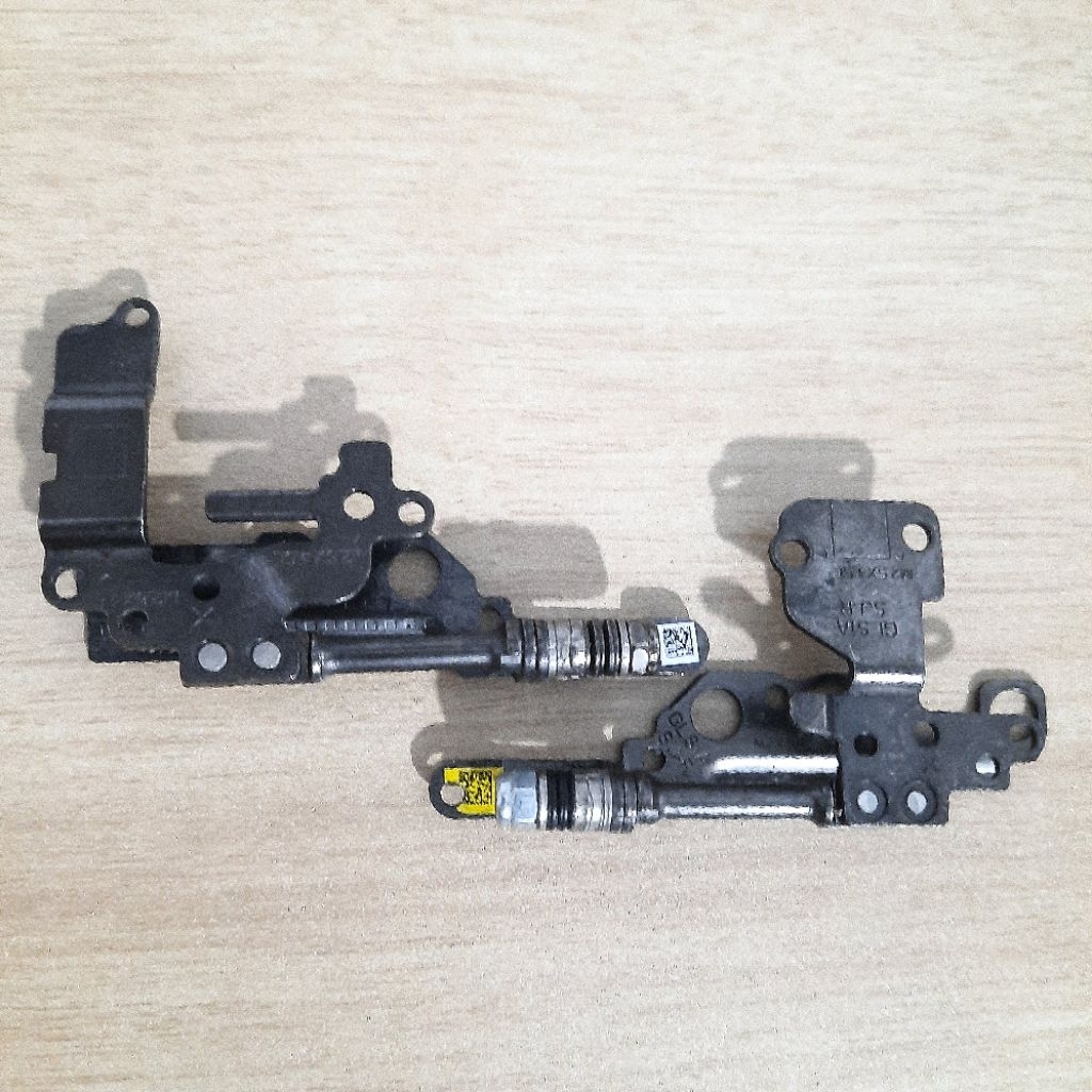 Engsel laptop lenovo ideapad slim 1 14AMN7 14ADA7  Normal Tested Seken Original [ Hinge Hinges Secon