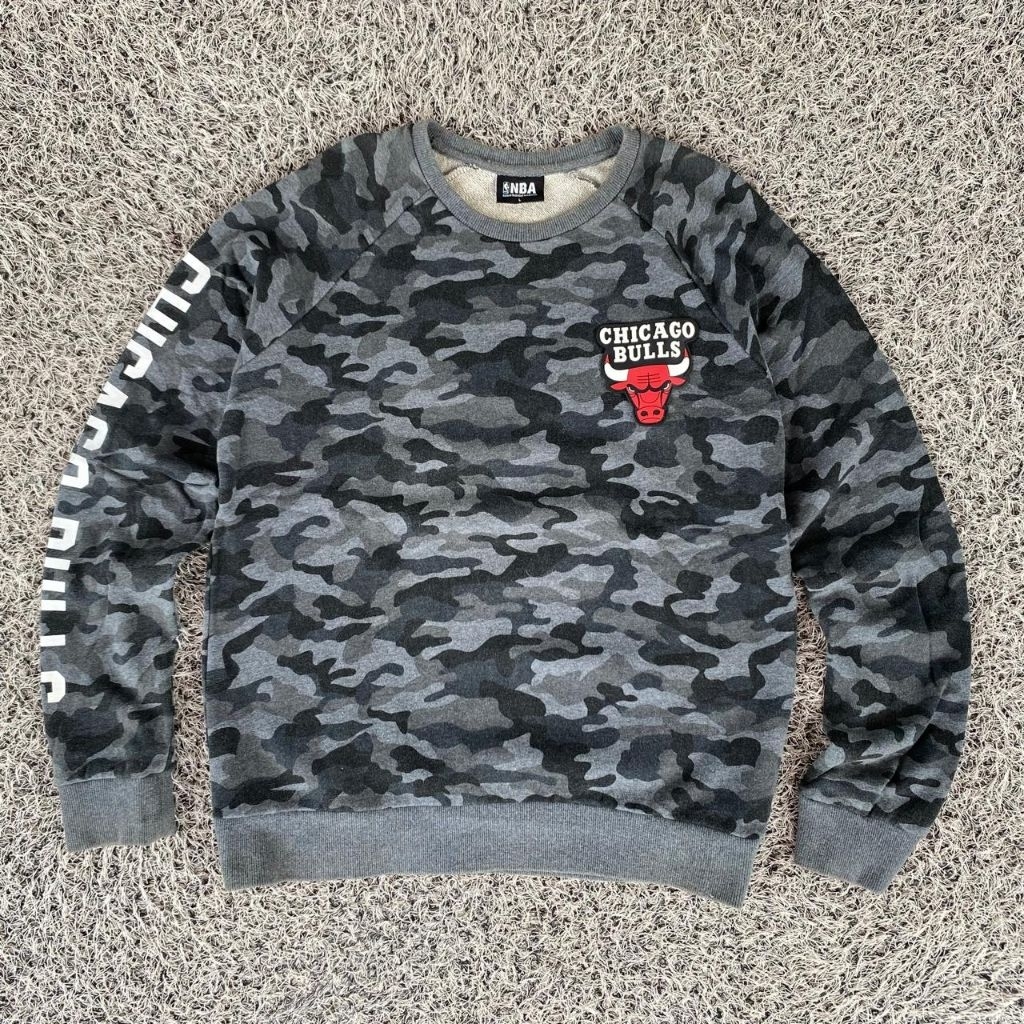 Chicago bulls camo sweater shirt crewneck Chicago Bulls