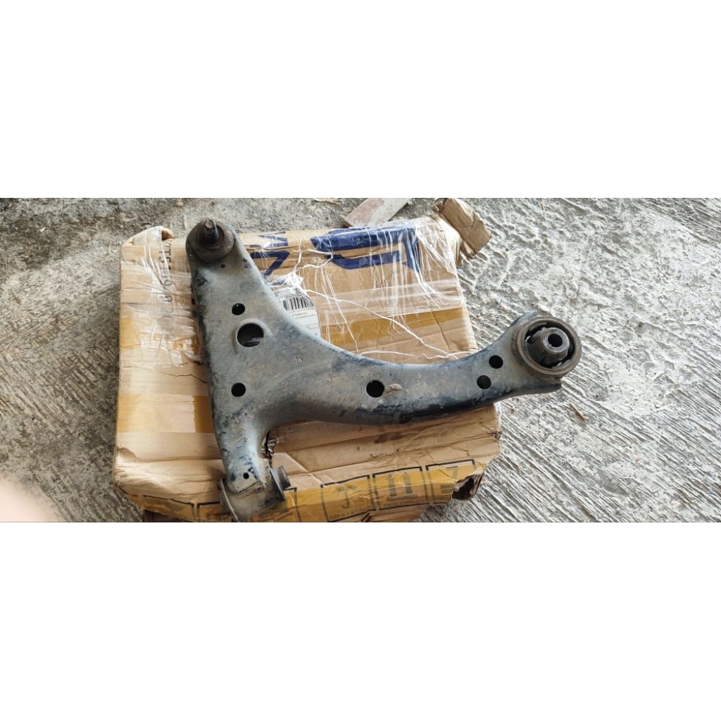 Lower arm avanza xenia 2004-2011
