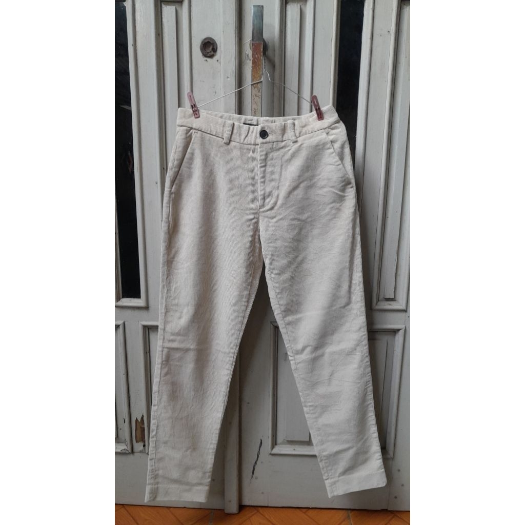 Celana Jeans Corduroy Beige