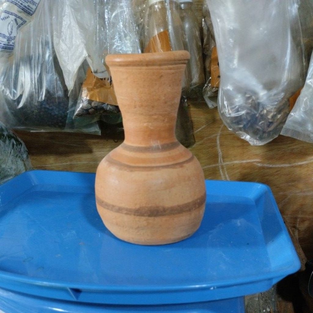 Kendi Tanah Liat Tradisional - Ukuran Besar, Bahan Alami, Desain Elegan