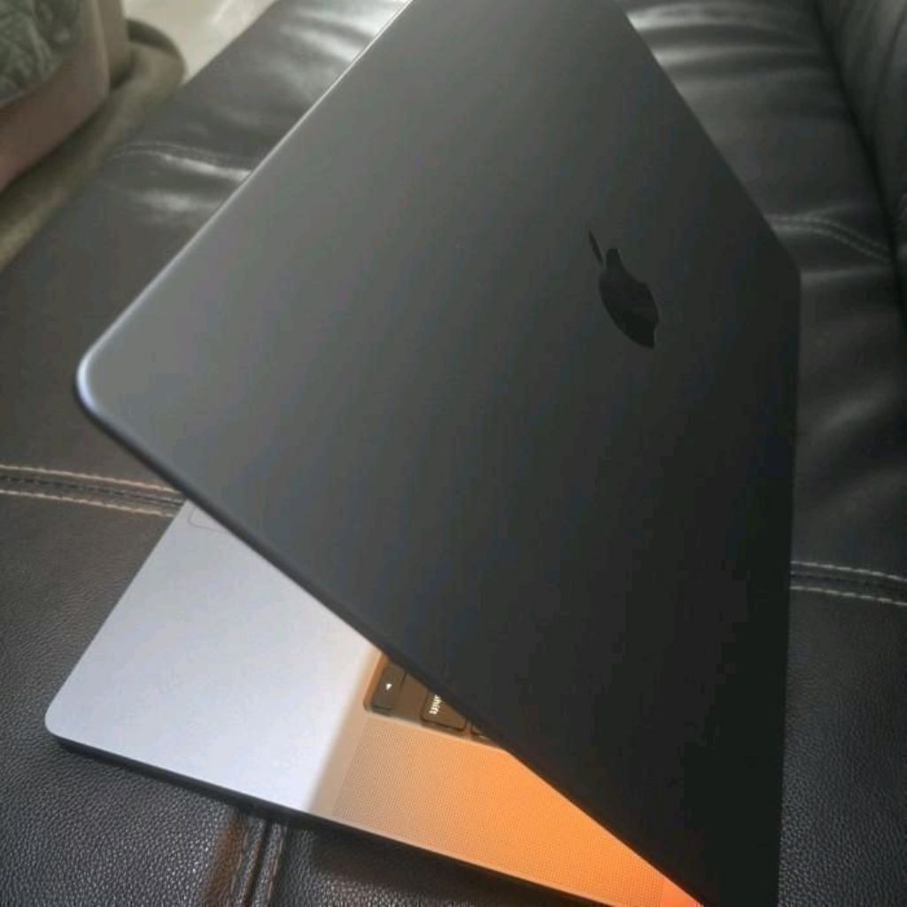 2021 Macbook Pro A2485 M1 Max,16" LCD,1TB,64Gb,Gray Color,Grade B Good Condition, Ori AC Charger for