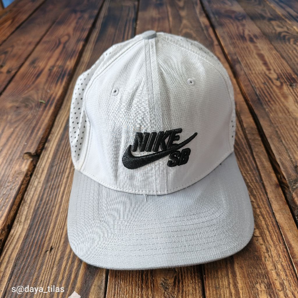 topi nike sb