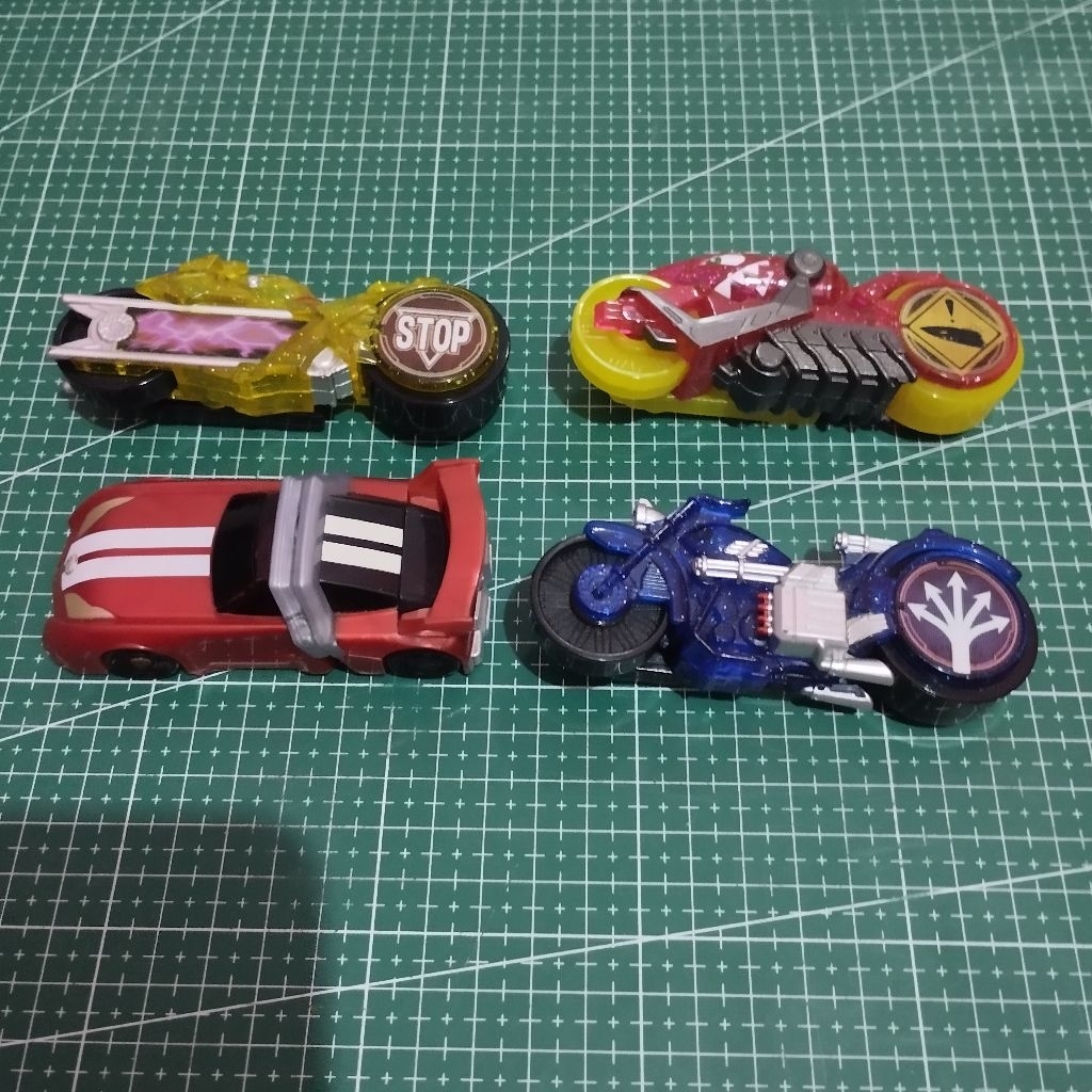 DX KAMEN RIDER DRIVE SHIFT CAR SET