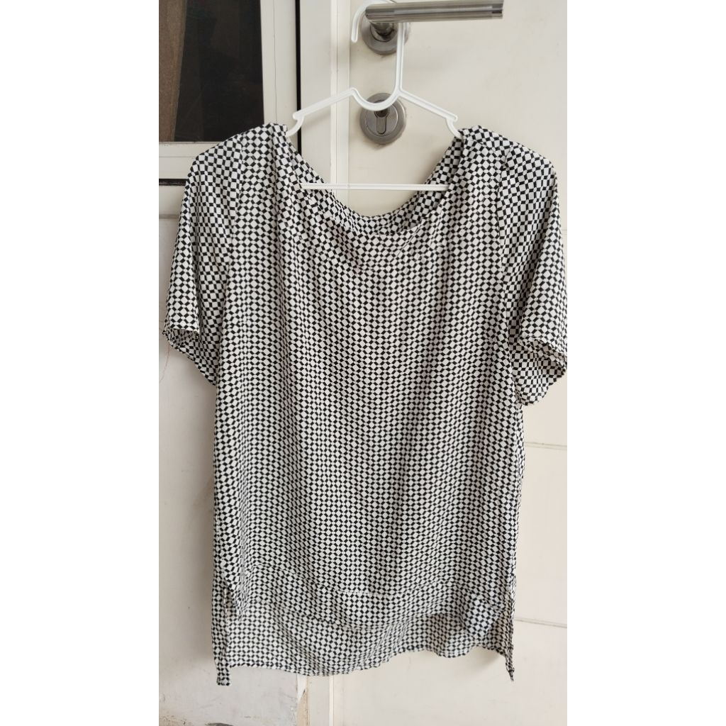 Blouse Atasan Wanita Kerja Formal Kotak Putih Hitam