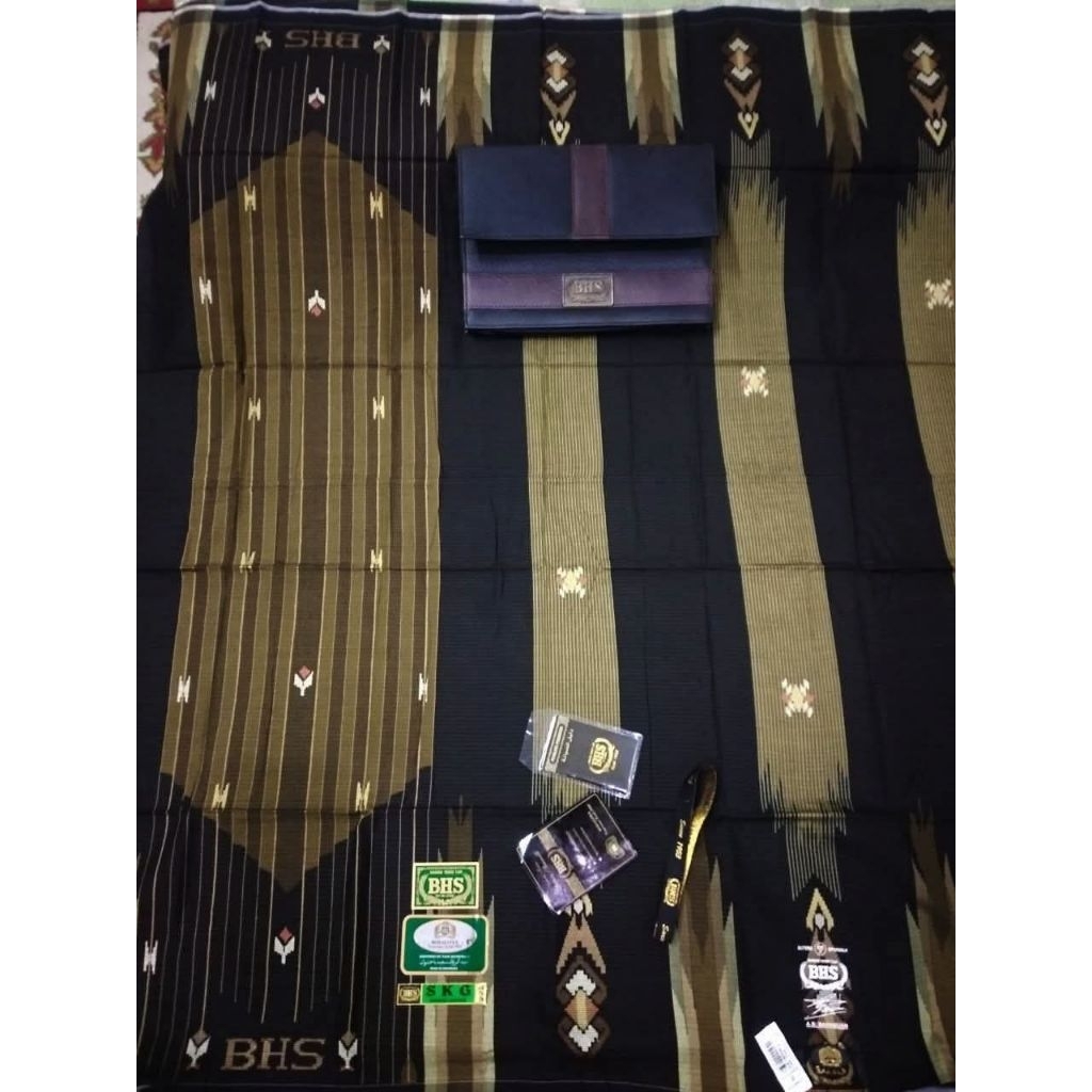 SARUNG BHS SKG GOLD SUTERA SPUNSILK 210 WARNA HITAM LIMITED EDITION