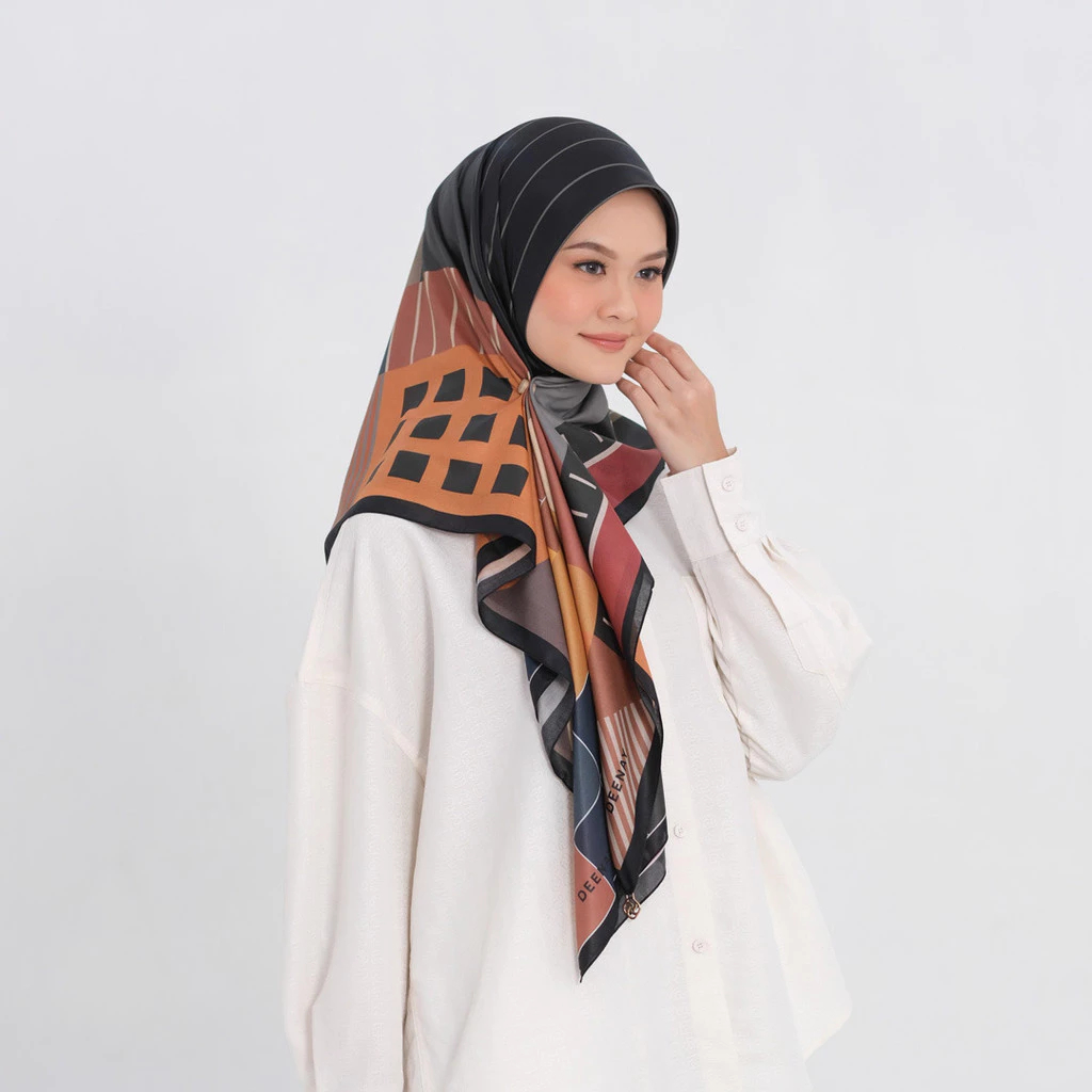 Deenay Lavsha Series Ivory Salem Black Original Voal Ultrafine 115 x 115 Hijab Segi Empat Motif