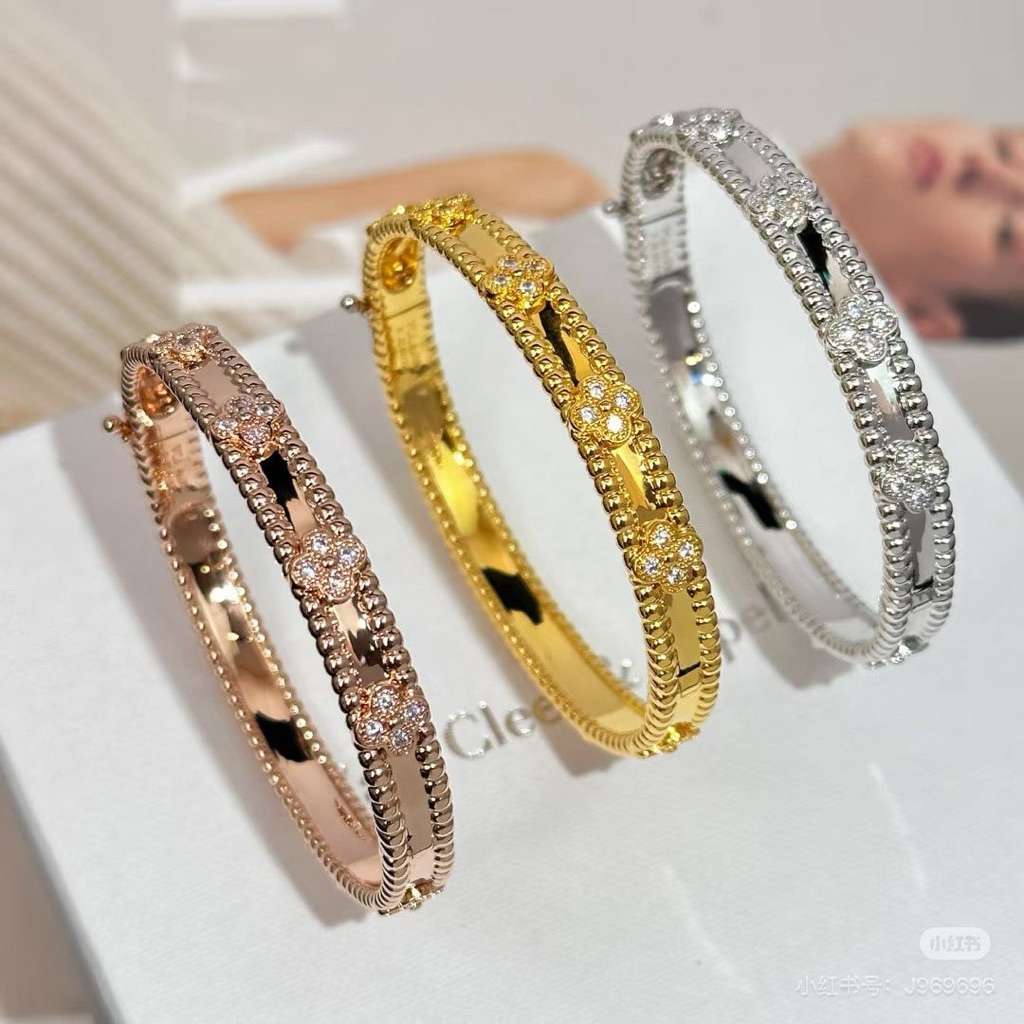 Gelang Tangan Wanita Bangle VC Titanium Elegant Fashion Harian