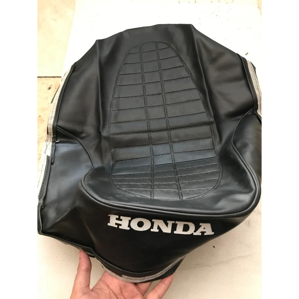 SARUNG JOK KULIT JOK HONDA CB100 CB 100 BARANG BARU STOK LAMA