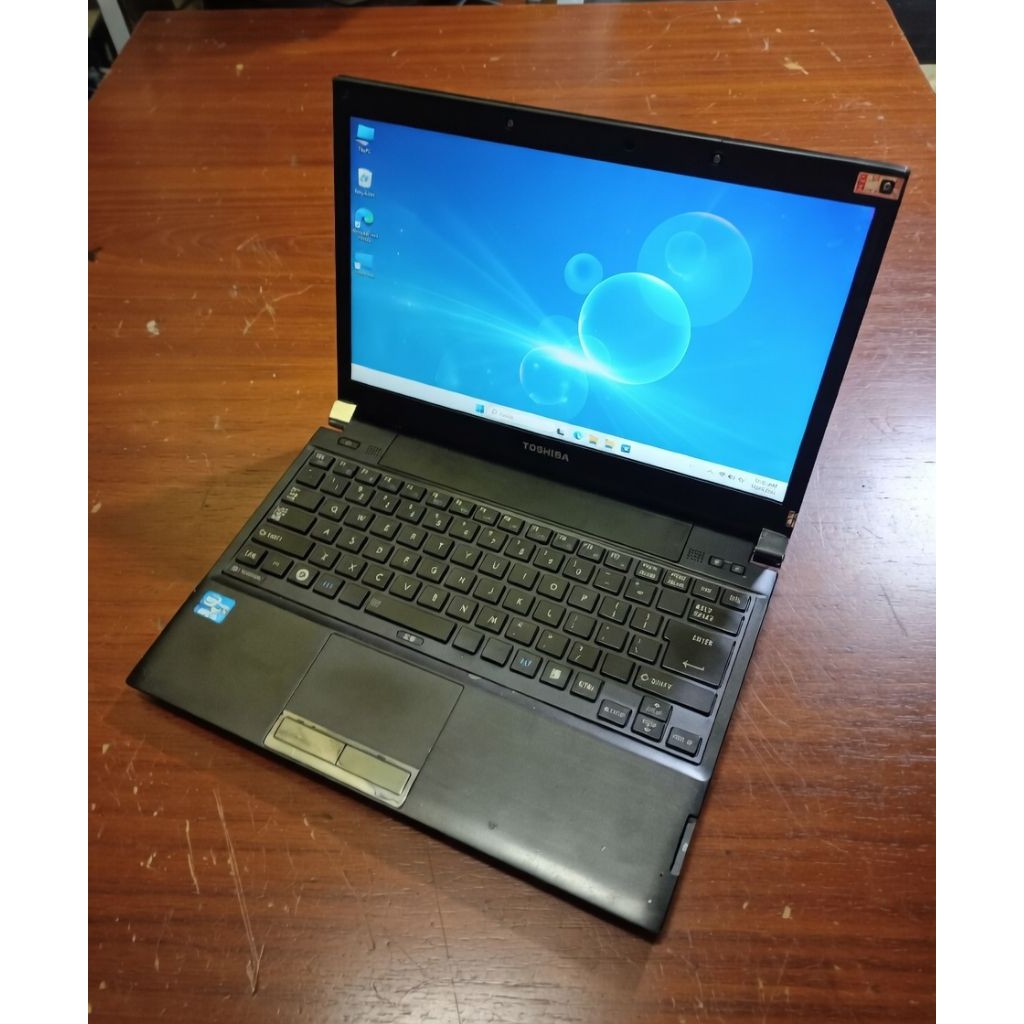 Laptop Toshiba dynabook R732 Core i3-Gen3 RAM 8GB SSD 128 GB
