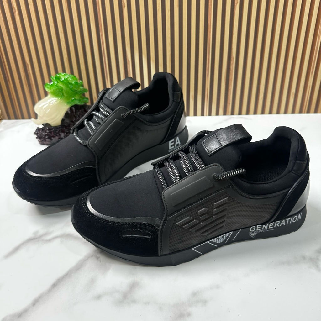 sepatu pria sneaker hitam terbaru keren best shoes 2020-2