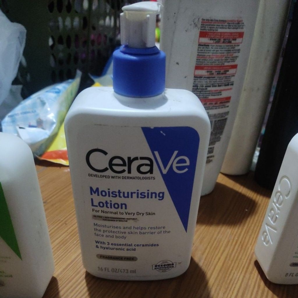 CERAVE MOISTURISING LOTION /HYDRATING CREAM CLEANSER /FOAMING CLEANSER/ ACNE CONTROL CLEANSER