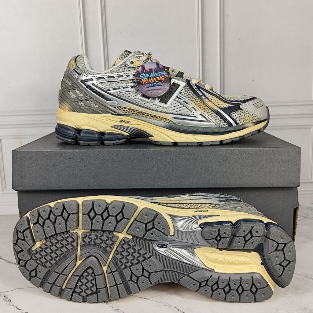 Sepatu Sneakers Pria 1906R Thisisneverthat M1906RTI | Metallic Silver