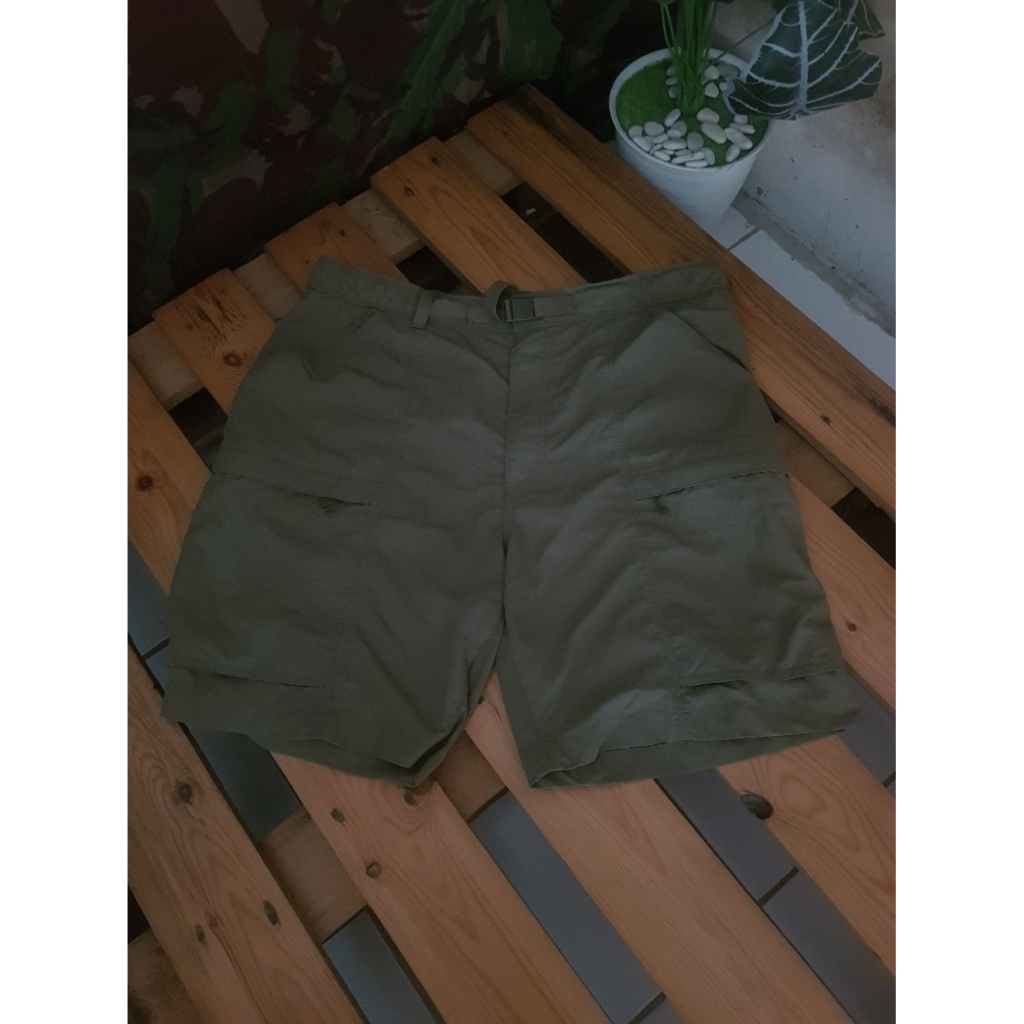 Celana Pendek Pria Shorts Uniqlo Geared Olive Green Original
