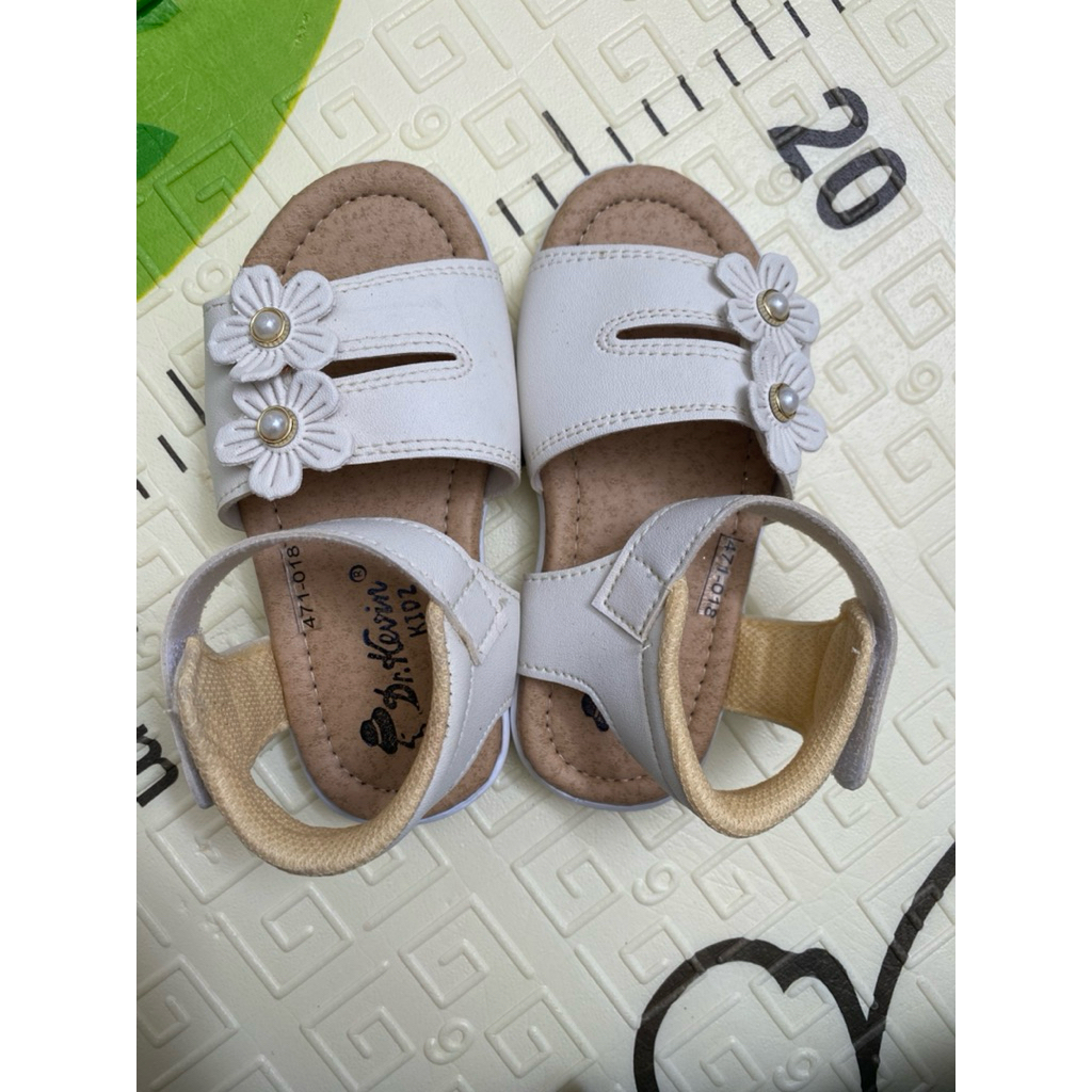PRELOVED SEPATU SANDAL DR.KEVIN KIDZ