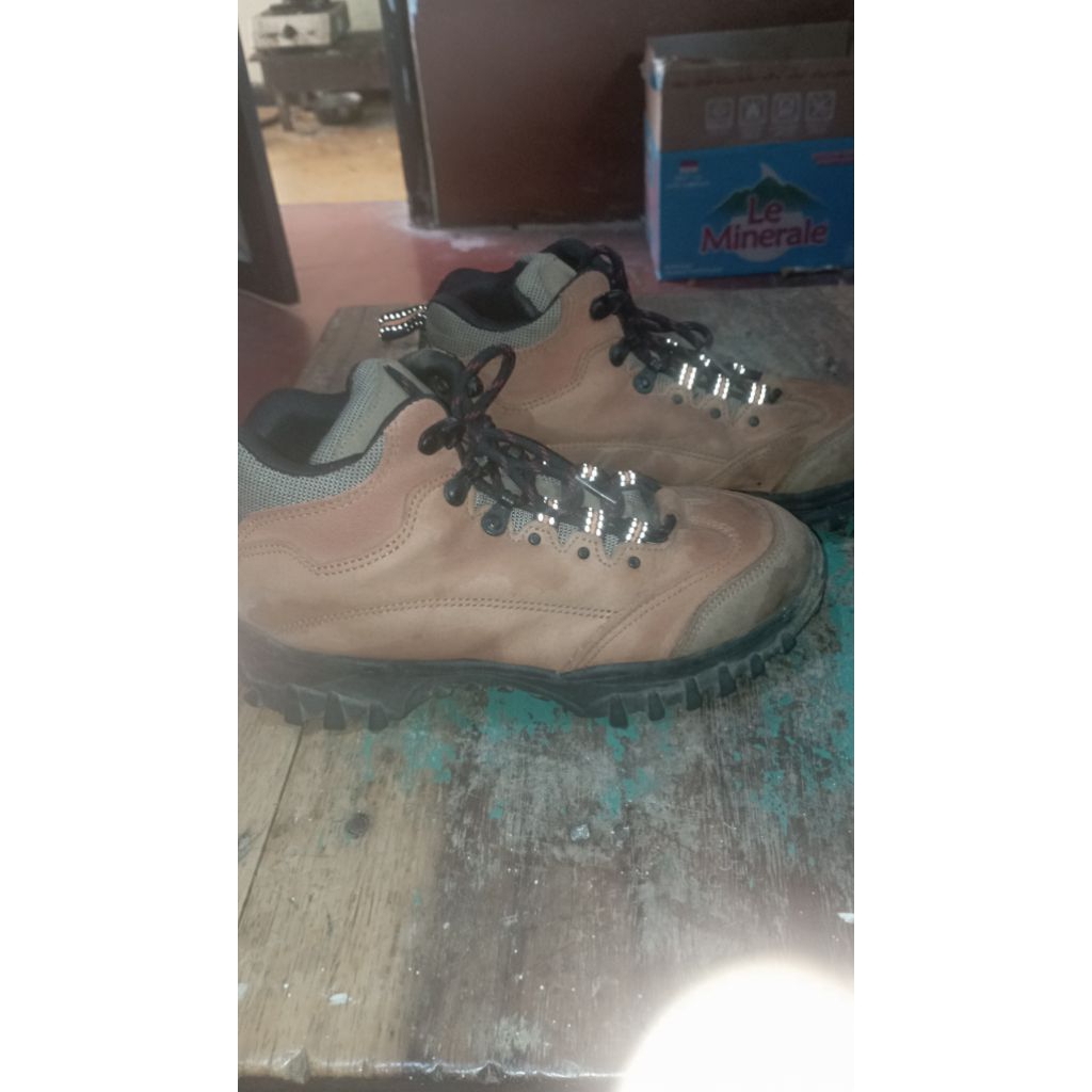 sepatu gunung(100% original) Outdoor second pro specs climber size 38,5