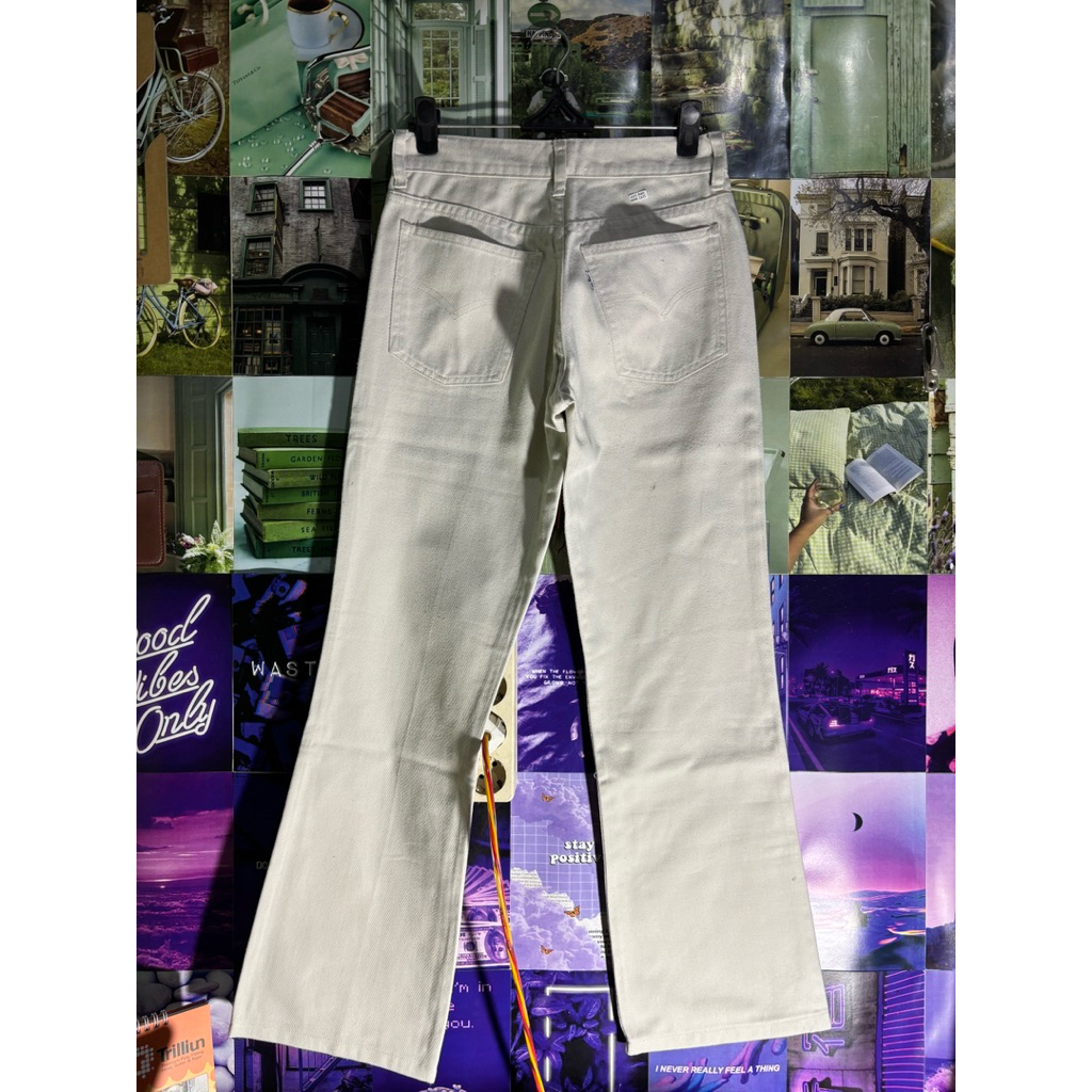 Levi’s Bone White Semi Bootcut Jeans Size 27 Preloved