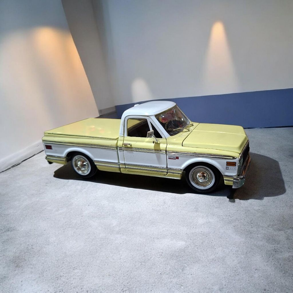 Scale 1/24 chevrolet cheyenne pickup 1972 loose junk