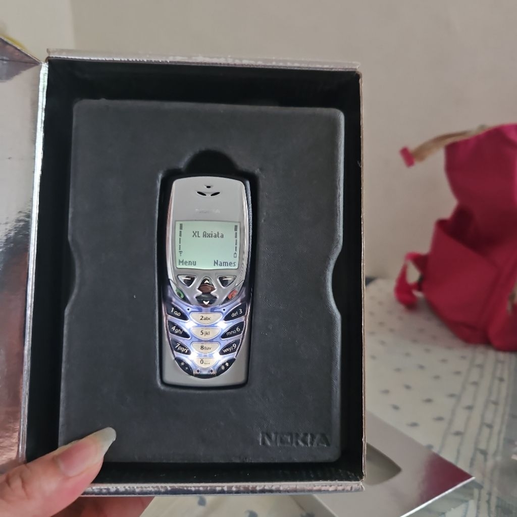 Nokia 8310
