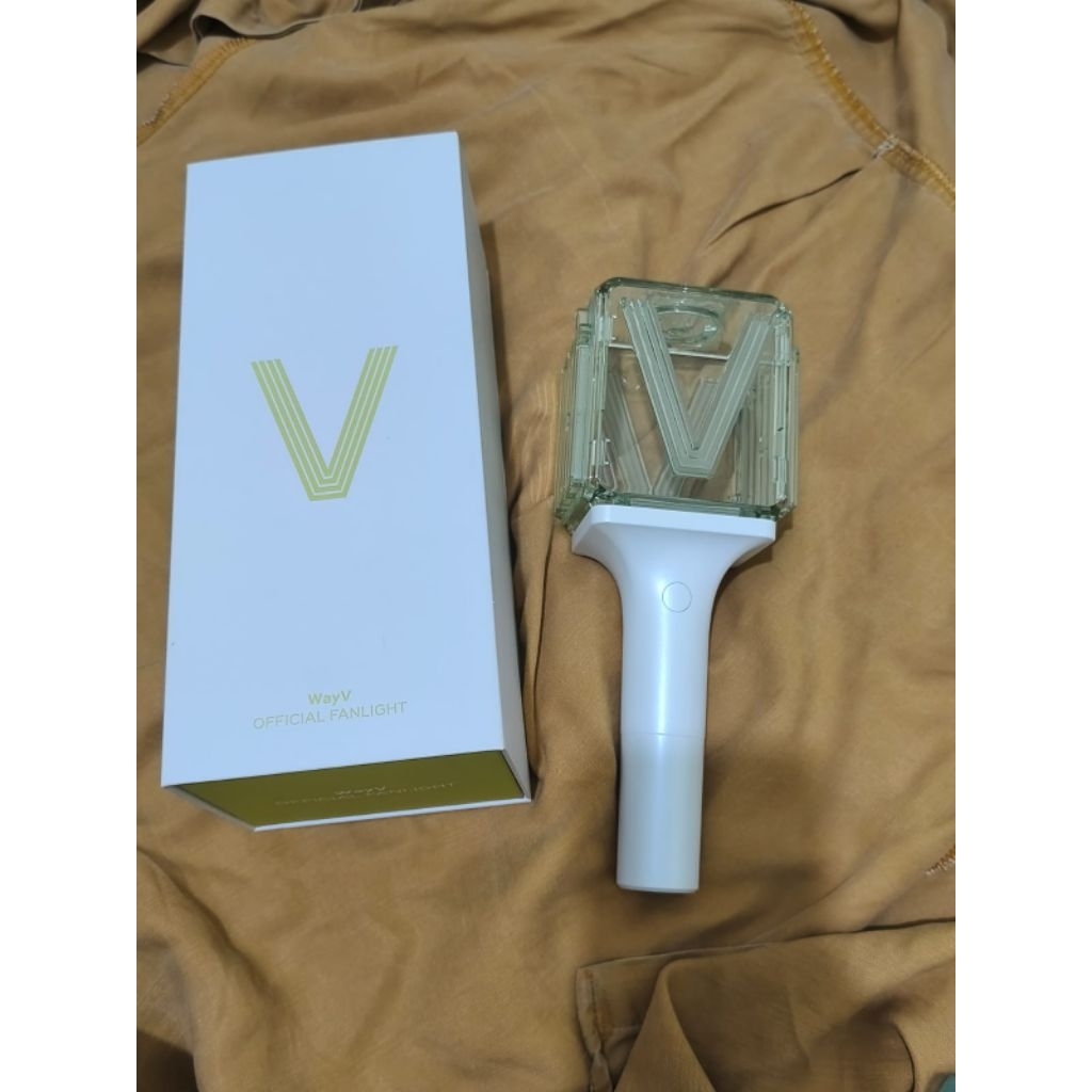 Lightstick WayV ver2 (preloved)
