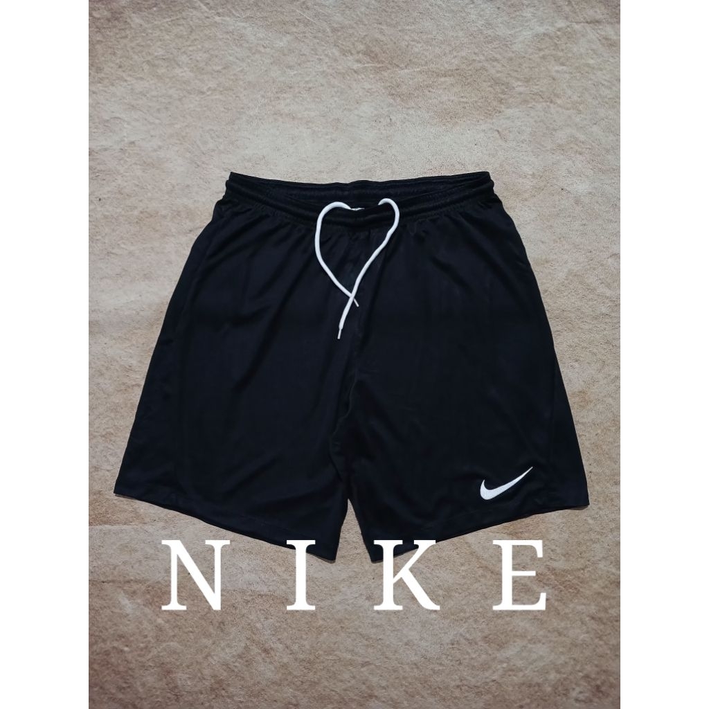 Short pant keren NIKE bahan adem bekas pakai