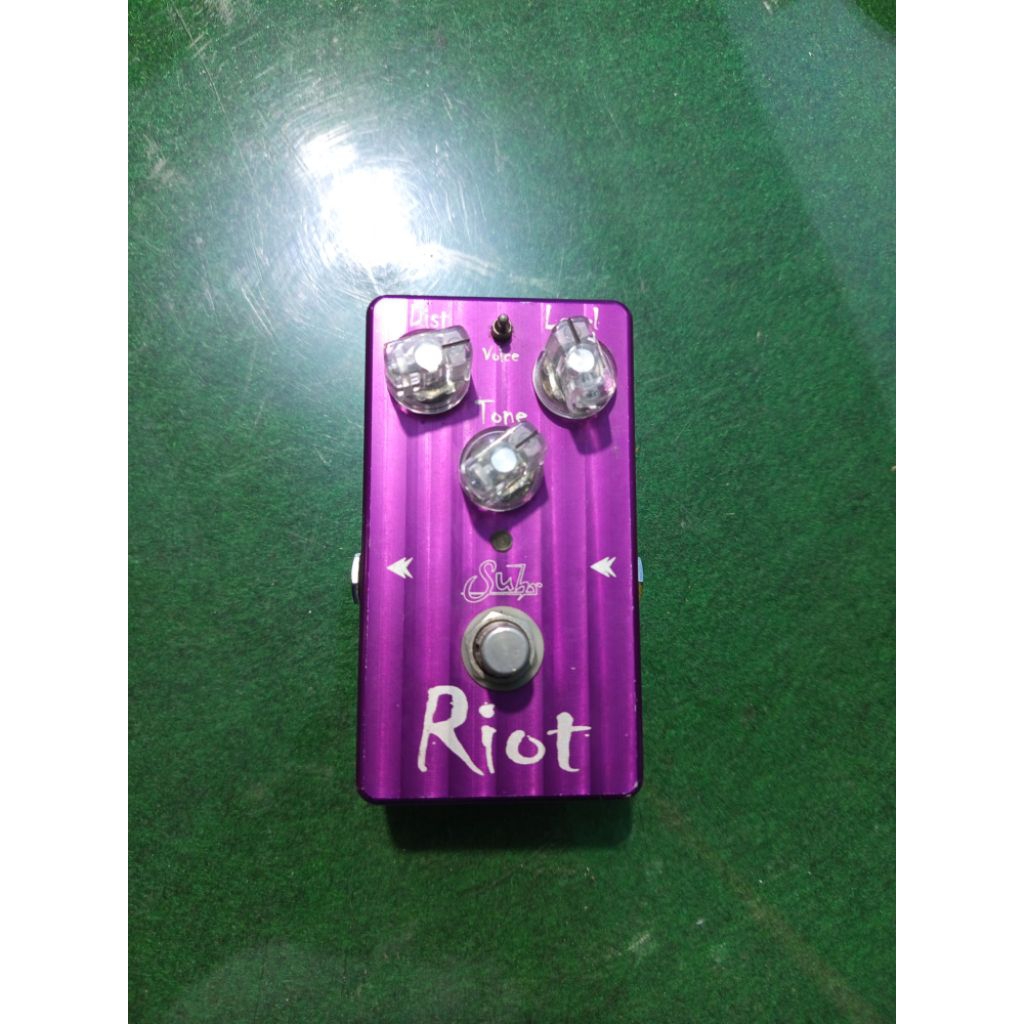 efek Gitar Suhr Riot