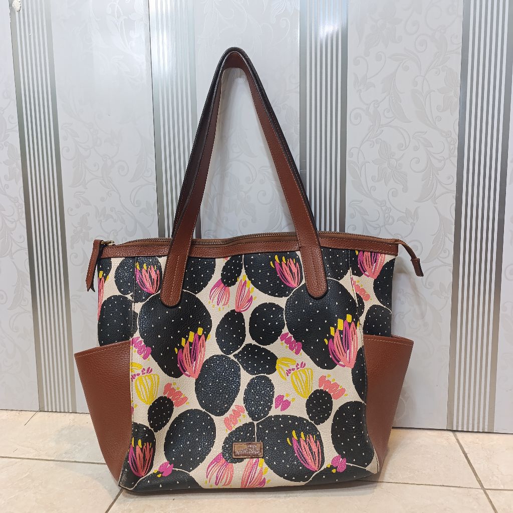 [PRELOVED] Fossl Mimi Black Floral Shoulder Bag Shopper OFFICIAL ORIGINAL ASLI