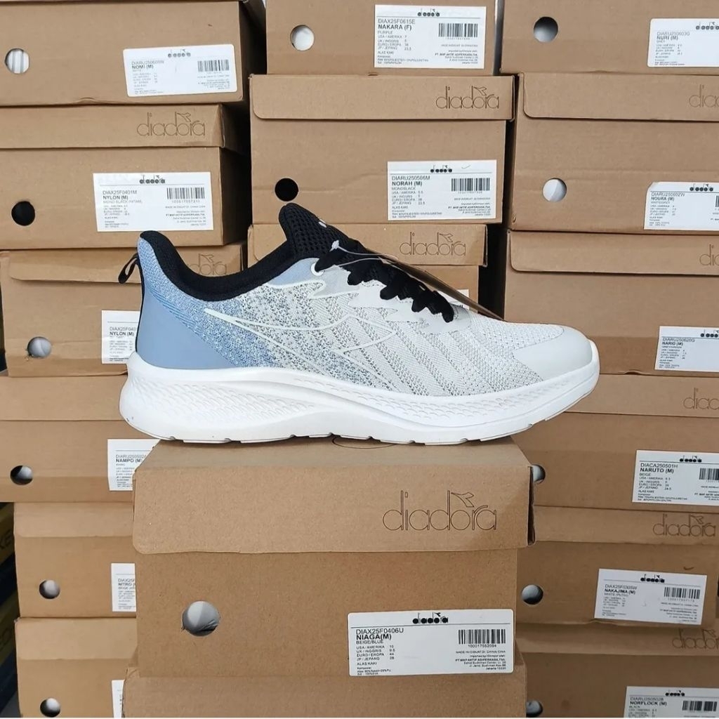 SEPATU PRIA LARI - DIADORA NIAGA blackblue dengan sol eva ringan dan nyaman