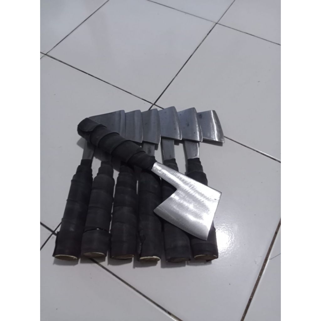 pengupas batok kelapa tua,kapak baja per